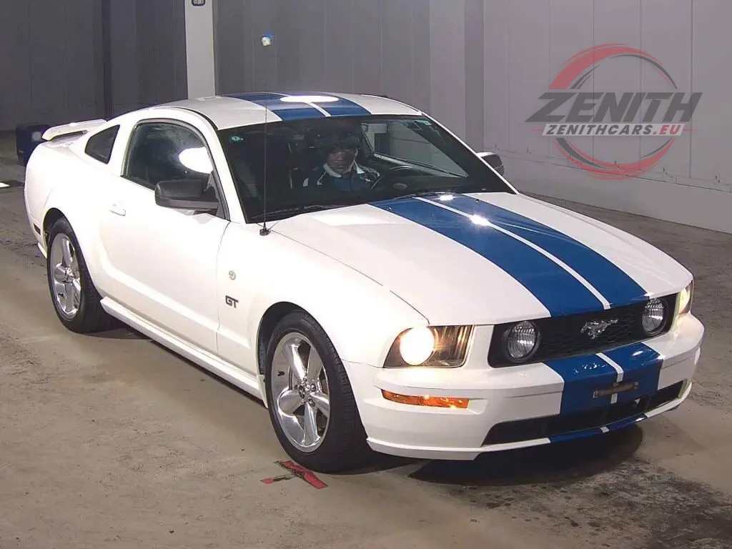 FORD MUSTANG